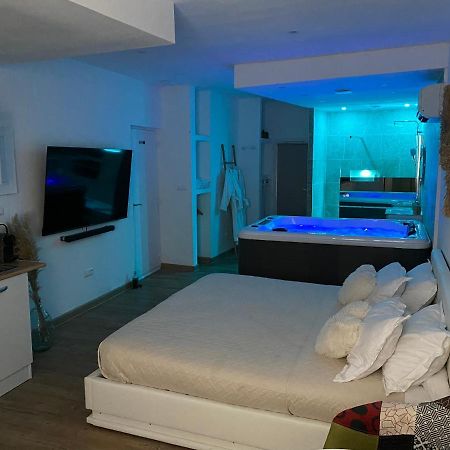 Superbe Suite Avec Jacuzzi Patio Et Sauna La Ciotat Exterior foto