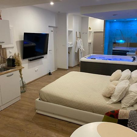 Superbe Suite Avec Jacuzzi Patio Et Sauna La Ciotat Exterior foto