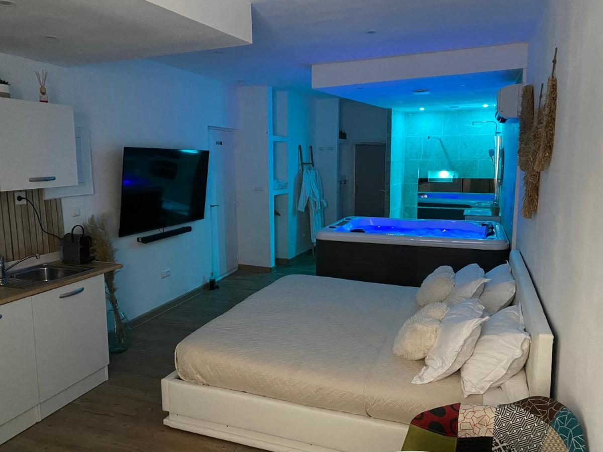 Superbe Suite Avec Jacuzzi Patio Et Sauna La Ciotat Exterior foto